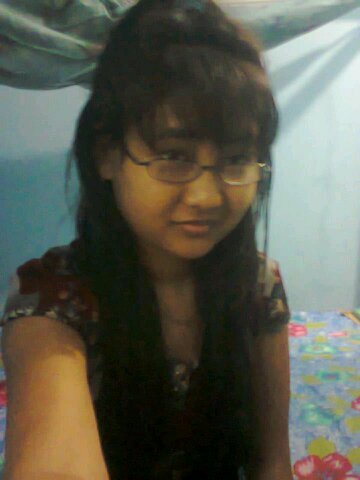 Age-17
I m Simply girl.
Only student... 
Like - Dancing & Singing