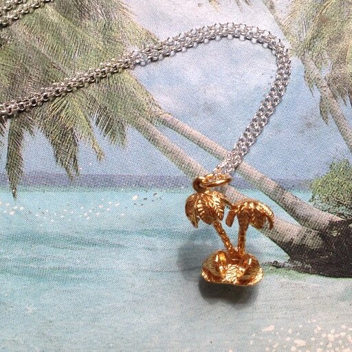 Handmade silver and gold jewellery inspired by nature and all things British.
