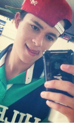 -      a questão não é ser bonzão é questão de não ser igual ;x , Siga - Me *-*