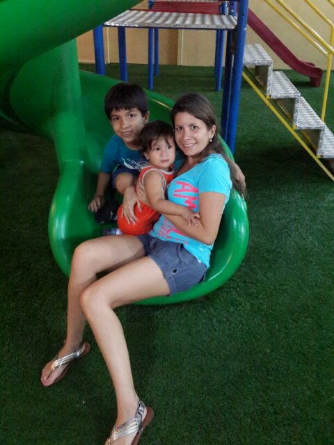 Esposa, Madre, hija, amiga y enamorada de mi familia!