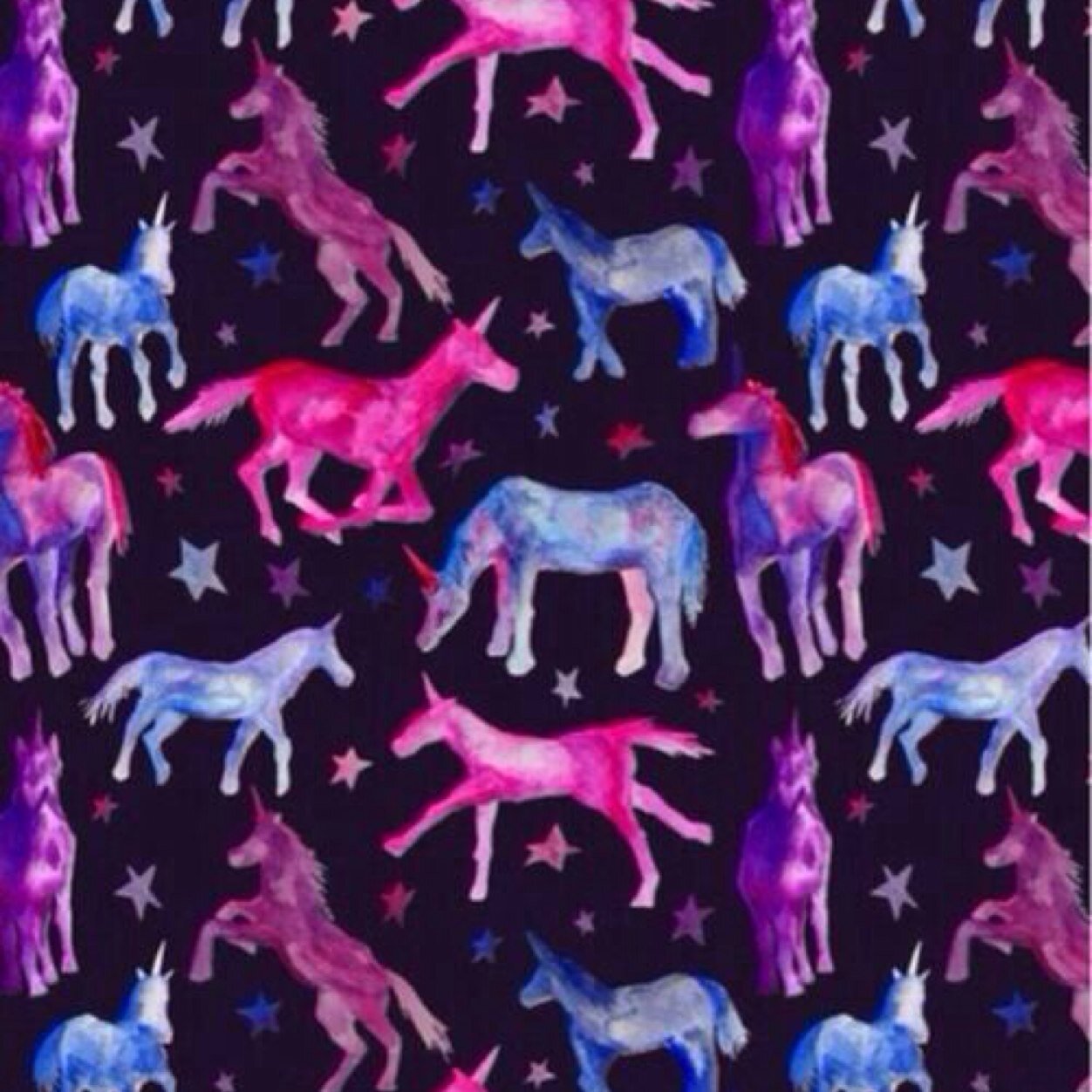 ¡Hola! Vengo de Narnia en busca de todos los poniunicornios.
Si no te gusta como soy no me critiques.