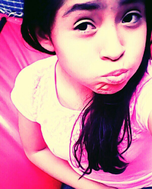 Hi! You can follow me && 'give a like on my page Vale Ü && follow my Instagram _vale_flowers_ thanks 3