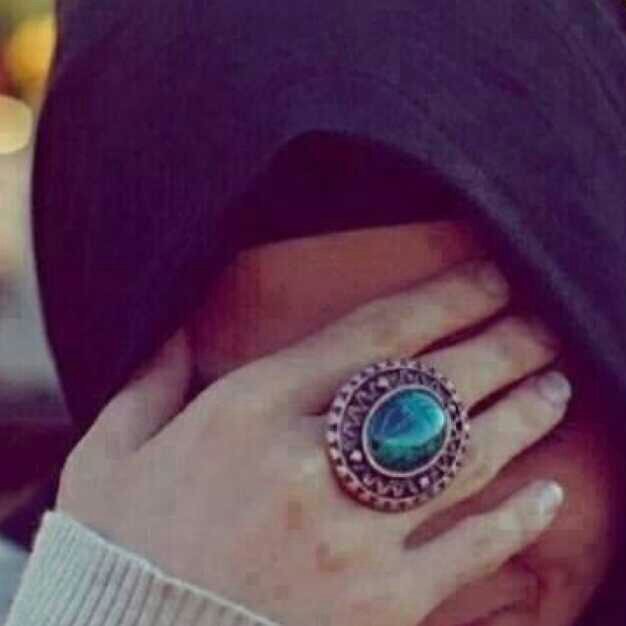 عراقية وافتخر والي ما عاجبه ينتحر