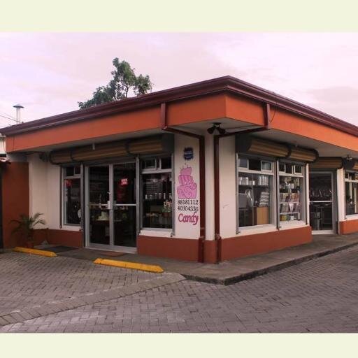 Nos especializamos en brindar cursos de decoración de queques, cocina, reposteria y panaderia, ingresa a nuestro sitio web.