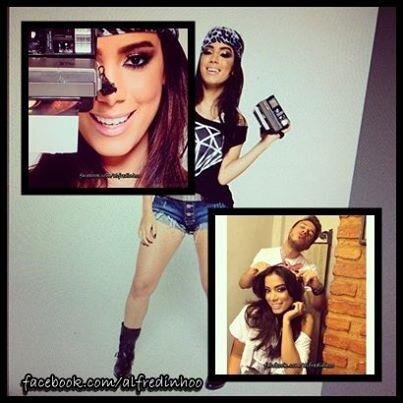 ANITTA  Na batida
Nem adianta tentar
Aqui é o meu lugar
Aqui é o meu lugar