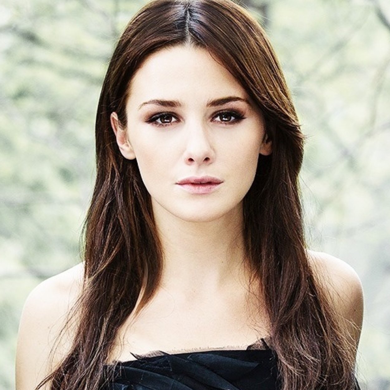 En cada una de las vidas te voy a elegir del mismo modo en que tu me has elegido a mi, por siempre. 
 [PARODY / FAKE] #Fallen Autor: @laurenkatebooks