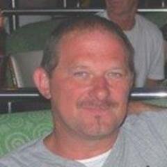 Mignolethenri's profile picture. Houdt van zingen, gitaar bespelen en voetbal