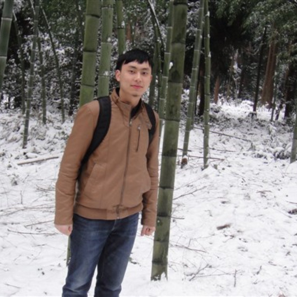 27748841's profile picture. 不是开的太快，是飞的太低