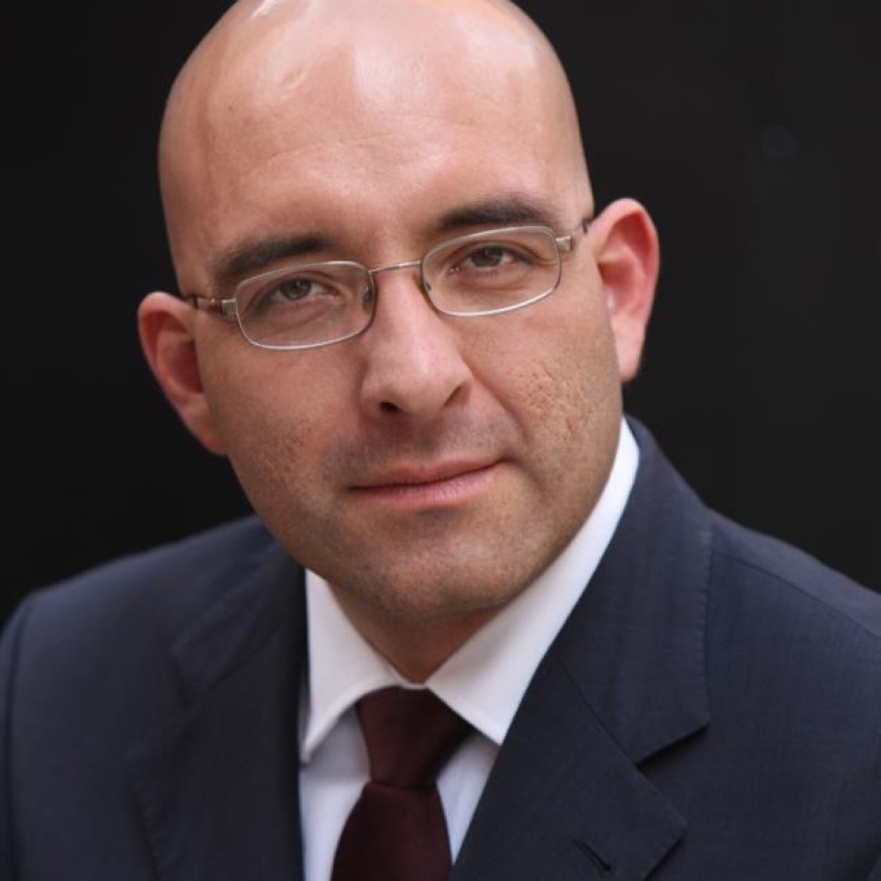 SergioJuarez's profile picture. El Pelón Juárez Founder & Chairman @VESGroup. Corporative Training, Coach, Dreamketing & Imagineer. #RiseAndShine