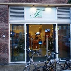 FraNas is een schoonheids & pedicuresalon en nagelstudio in Sassenheim. Wij zijn gespecialiseerd in permanente ontharing & make-up, microdermabrasie, pedicure.