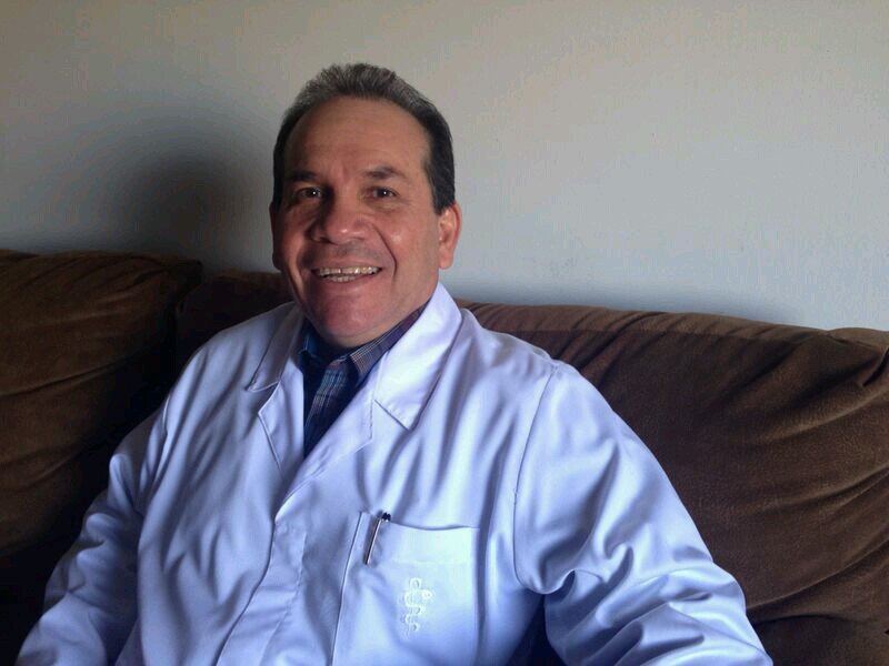 Especialista en Hematologia Quimioterapia,Implante de Celulas Madre,Terapia Anti-Envegecimiento con factor de crecimiento y colocacion de Malla  antiobesidad.