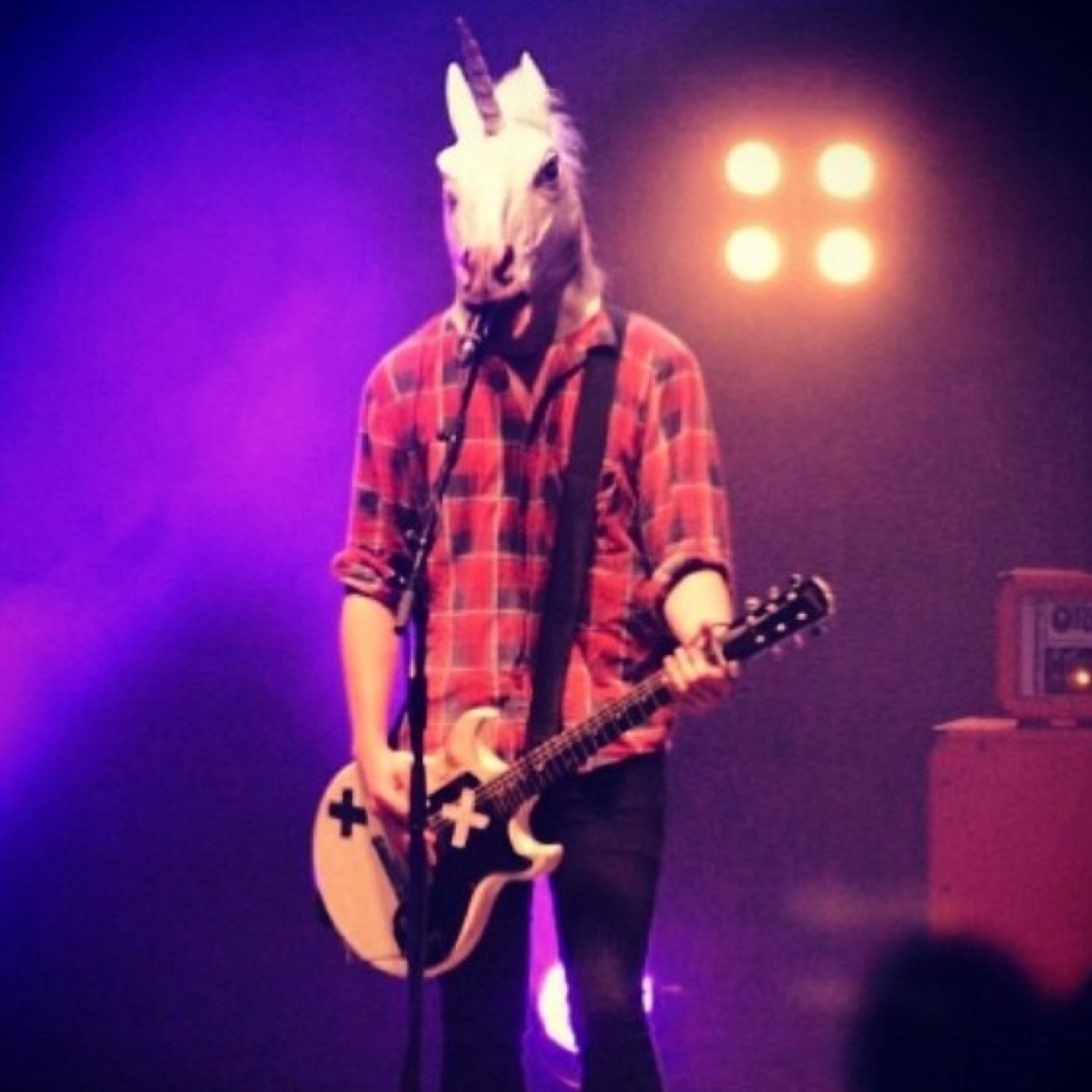 Jue5SOS's profile picture. MICHAEL WANTS ANOTHER SLICE