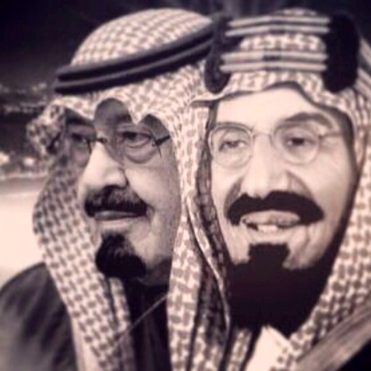 كن من تكون فالقبر لا يعرف من تكون