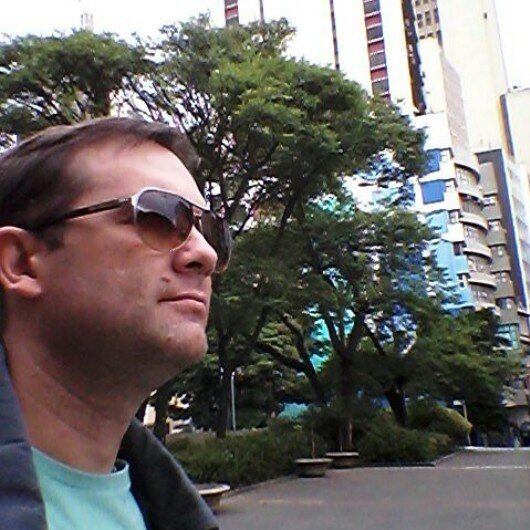 Deus + família + saúde + física + amigos + praia + cinema + natureza -  trânsito - 40ºC - comida sem sal - gente mal educada =  :)