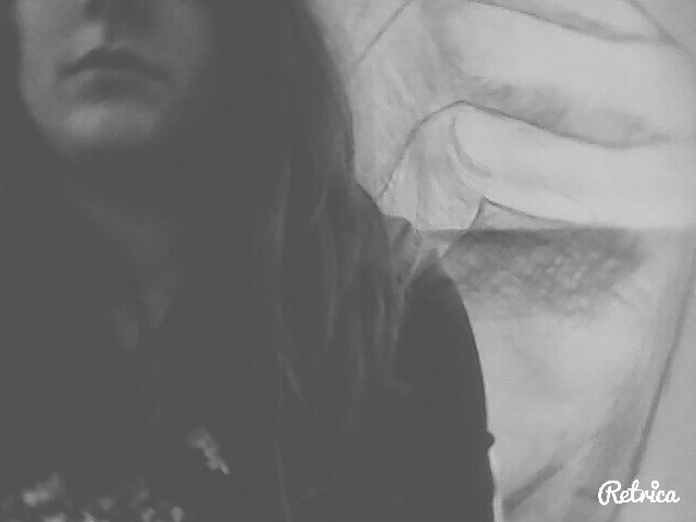 we all have our scars,just a fat,ugly,depressed and boulimic girl..BMTH,5sos.etc.