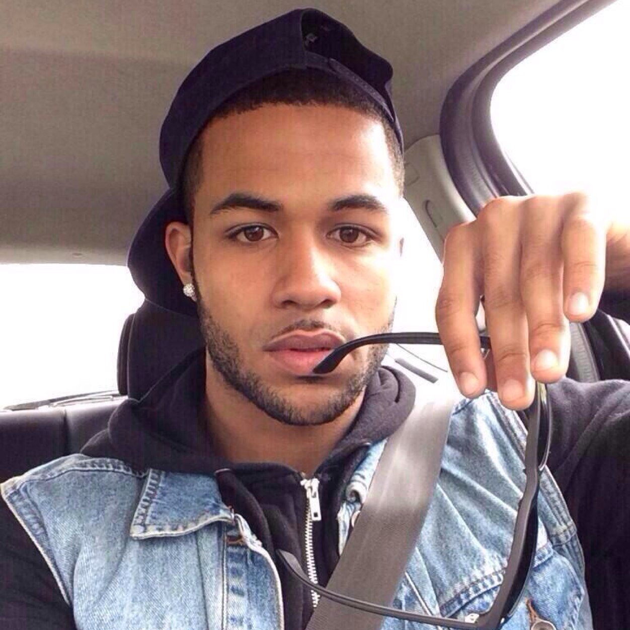 Submissions to sexyblackkmenn@gmail.com or dm & please add their IG or Twitter @ name . Thnks