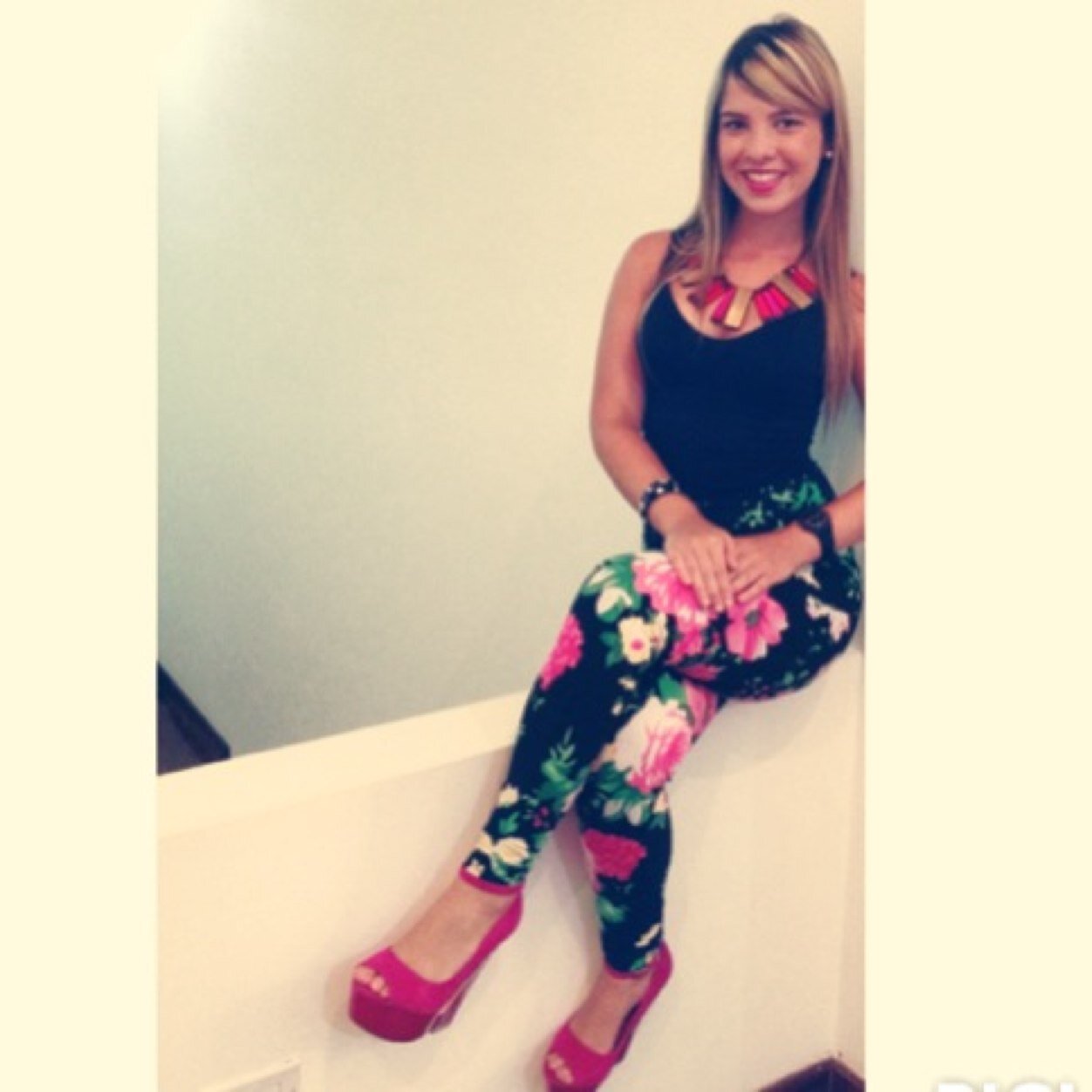 Bachiller en ciencias, aux. de farmacia,próxima Nutricionista egresada de la UCV, maquilladora✌