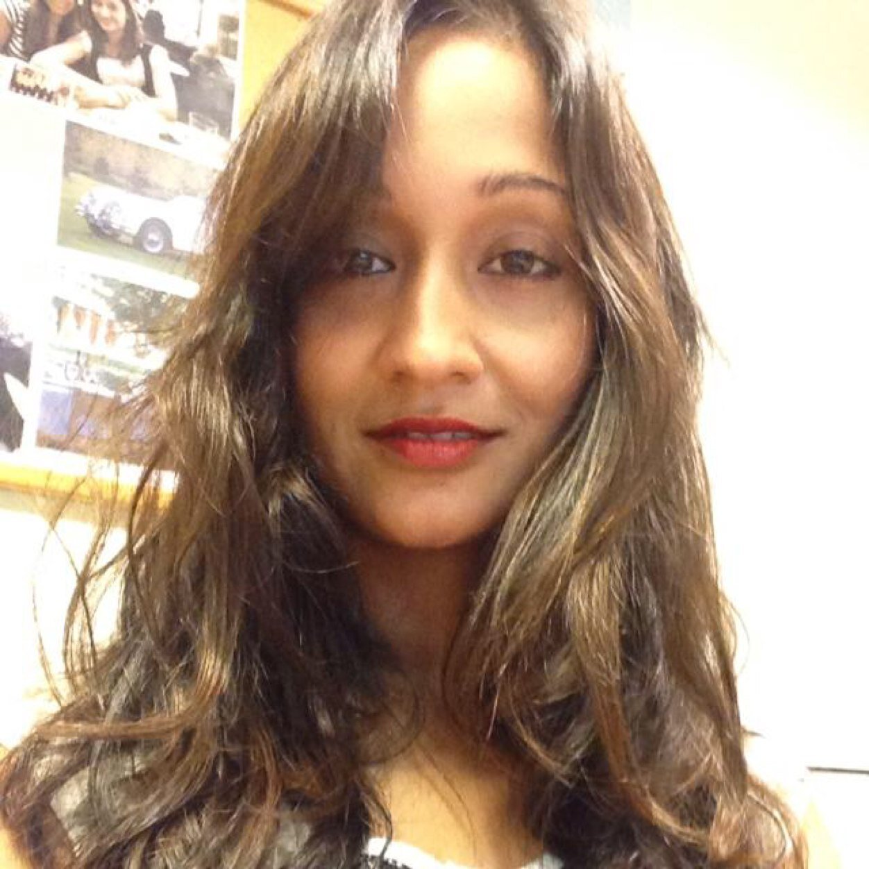 FaraFernandes1's profile picture. It's Trans-Atlantic. Not Aussie.