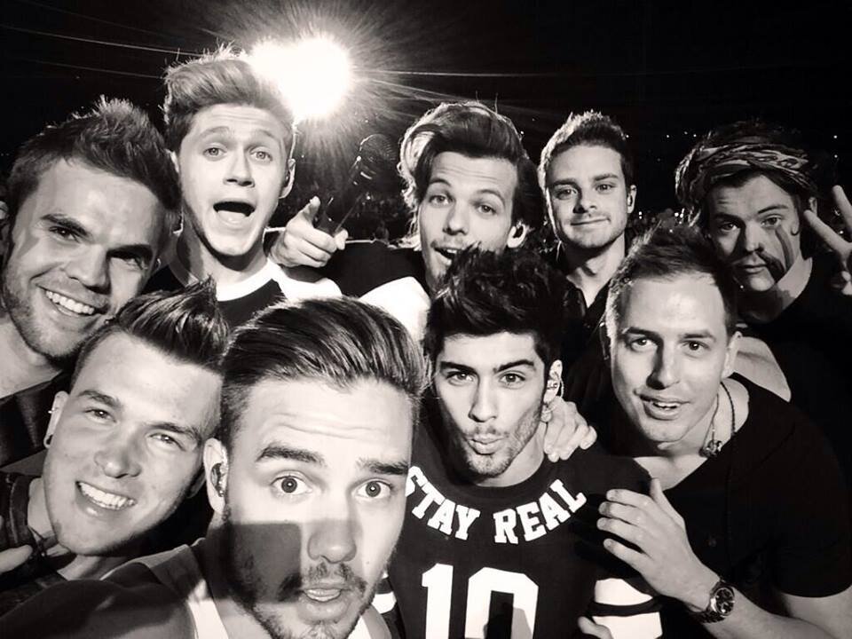 ∞Forever Young∞.Nacimos para cometer errores,no para fingir ser personas perfectas◕ ‿‿ ◕