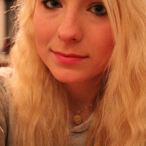 goroklausen's profile picture. just a girl with a phone...