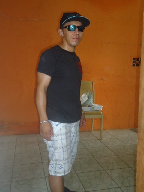 leicarlos3's profile picture. 