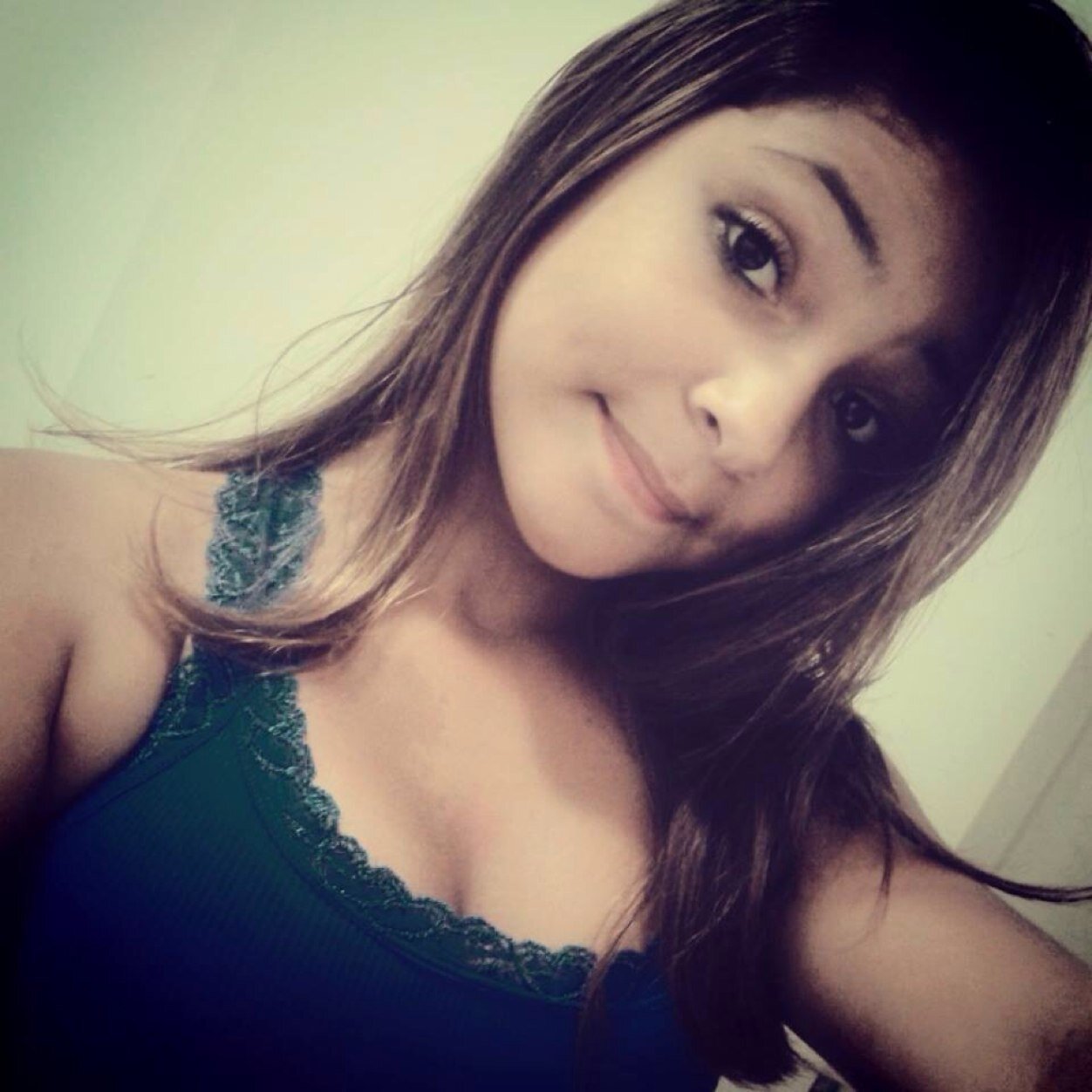 16 anos , NAMORO amo meu mor e sou feliz e amo Tambem Lucas Lucco *---*