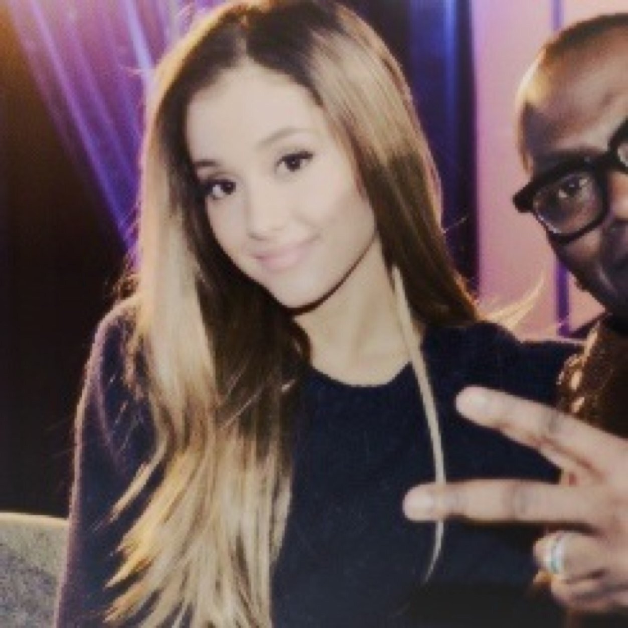 Providing you the latest news on Ariana Grande. l buy Problem ft Iggy on itunes now : http://t.co/iTO66kGtCR