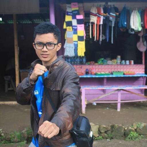 ZulFahmi_Mz's profile picture. “In ahsantum, ahsantum li anfusikum, wa in asa’tum falaha”.
Berusaha Berbuat Baik. ^_^
QS. AL-Israa: 7