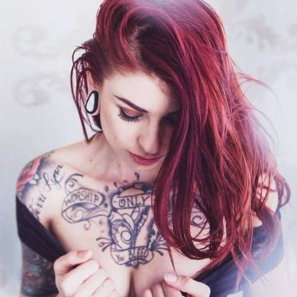 “Aw c'mon love, Death isn't all bad. It can be beautiful. I am the reaper of all.” •( RP | OC | Bisexual | Death Reaper )•