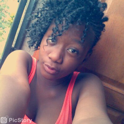 ZandeePookay's profile picture. A potential music artist...