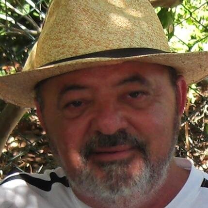 Ser fiel a um principio é o grande desafio do homem. Casado com três mulheres: Minha linda esposa e duas belas filhas.