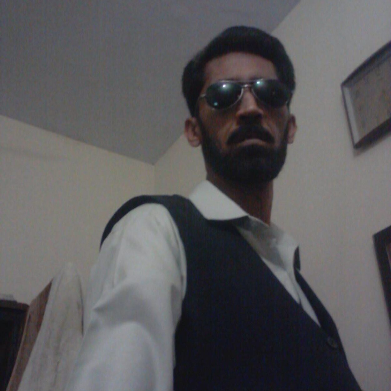 Iam an entrepreneur working as CEO, Factor-1 Inc. Speaks English, Urdu,Punjabi, Sindhi & a little Pushto.