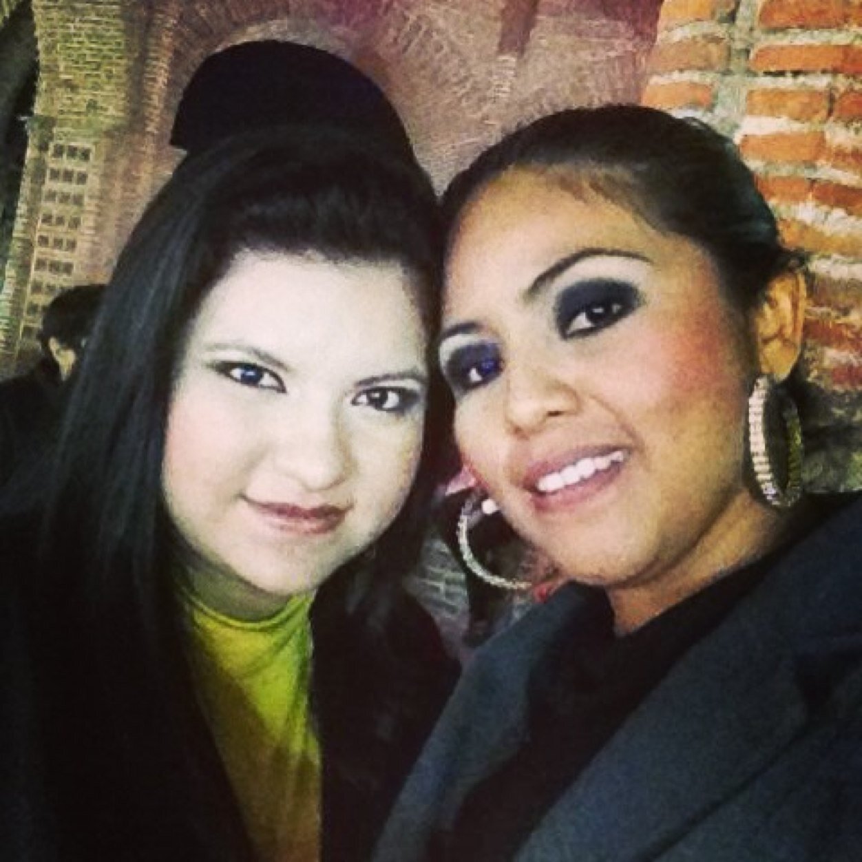 Tu dolor nadie lo siente, tus alegrias nadie las nota, tus tristezas nadie las ve, pero portate mal, comete un error y todos te criticaran..