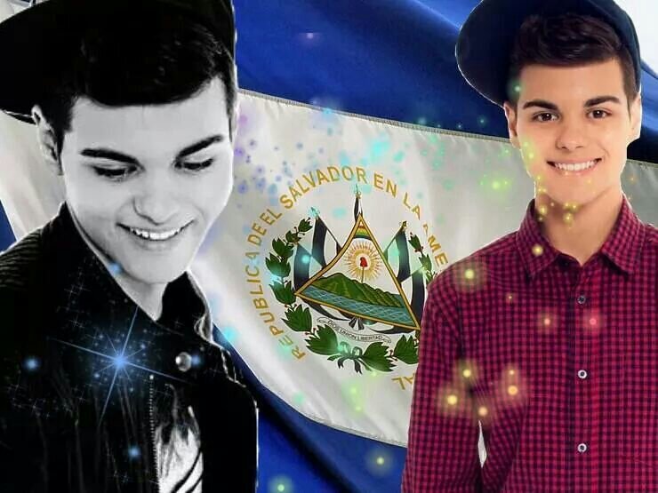 Abraham  nacio el 25 de Agosto de 1998 en San FernandoCadíz,Ganador del programa Veo Veo,Participo repetidamente en el Programa Menuda Noche,Club de El Salvador