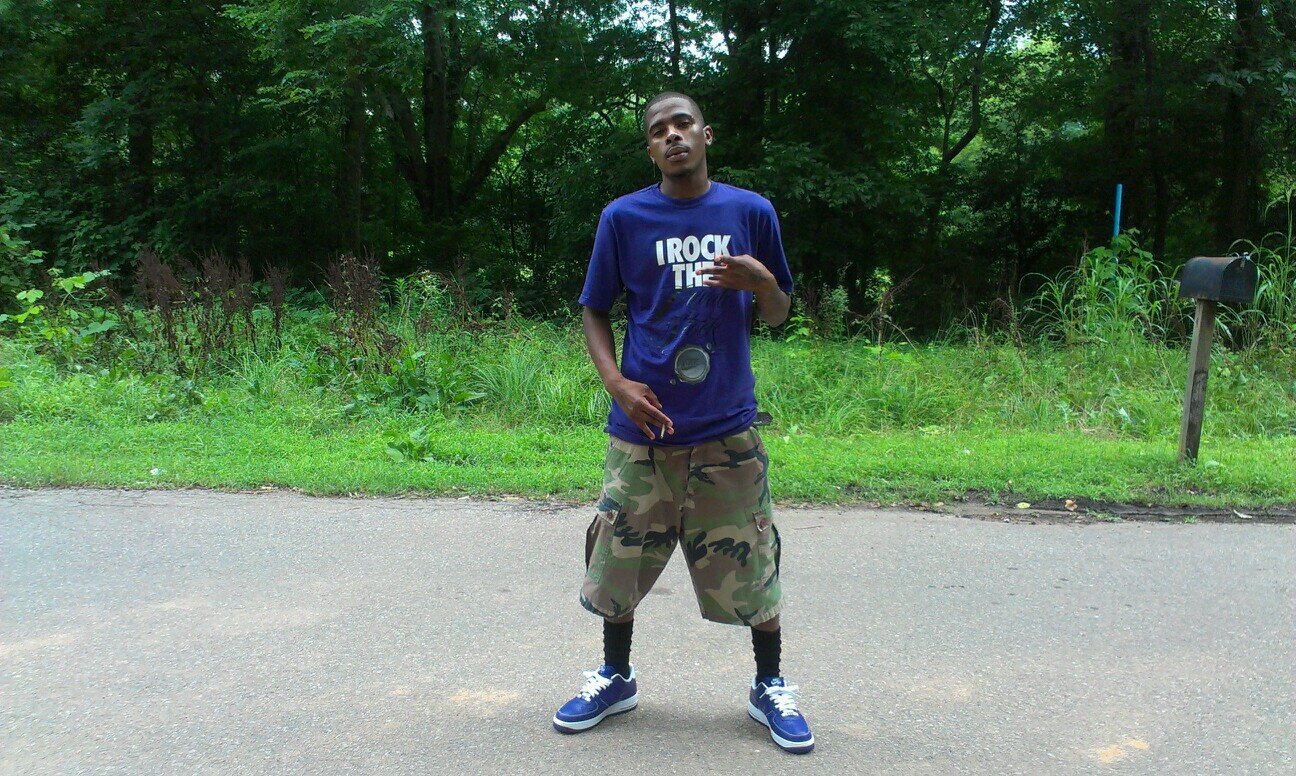 I SEE YALL LOOKING WIT YALL LOOKING ASS!