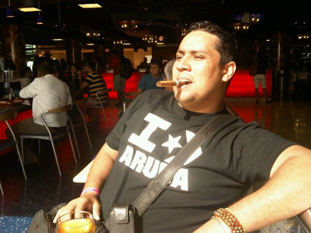 nstorm412's profile picture. Decia un sabio loco: Camina sin miedo en la vida, pues cada quien escribe su destino...