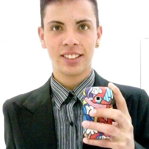 Eles dizem que é impossível encontrar o amor sem perder a razão... Mais pra quem tem pensamente forte, o impossível é uma questão de opinião.