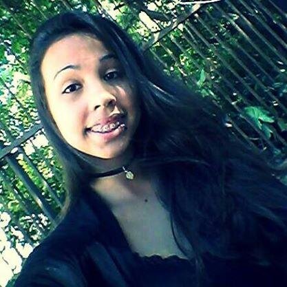 ' Enqnt me admira em silencio, me julga em voz alta... ♪ ' (F.RET)
           http://t.co/L1orPHc1II