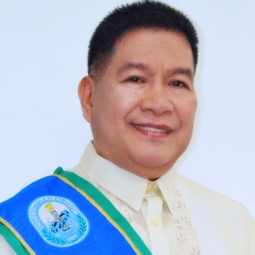 Traveler,Tourist,Gourmet,Environmentalist,Education Technologist,Loving Father.Loves gardening,mountain climbing,tennis,badminton & bowling.A life long learner.