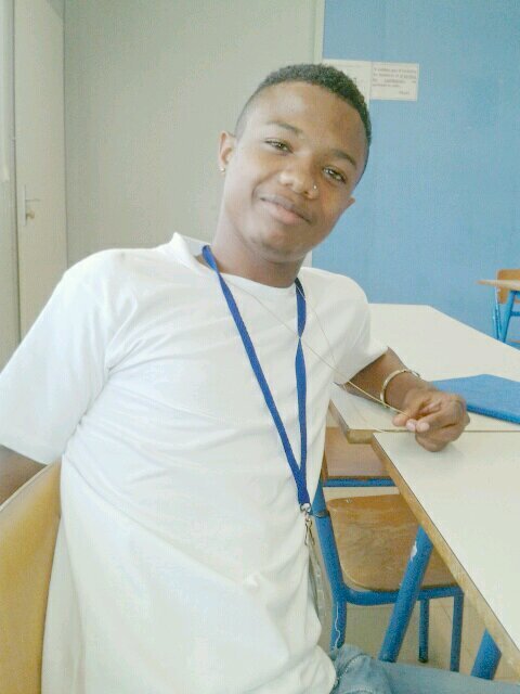 soledimitri1's profile picture. une star follows