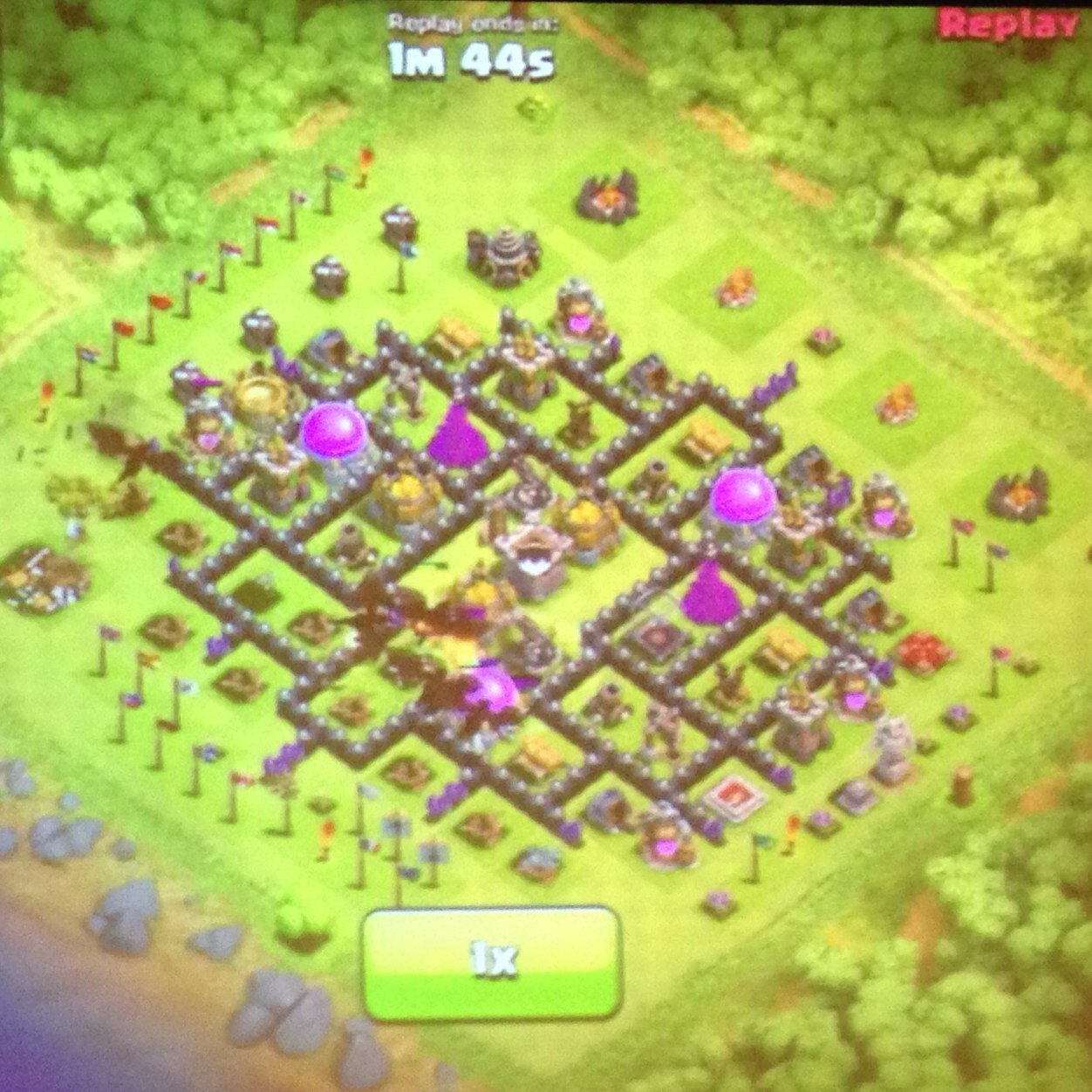 Follow, dm for clan shout out and base shoutout/advice.Dm me exactly what you want me to say to advertise your base/clan