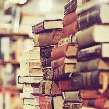 Twitter Oficial, do blog Leitura em Dia: http://t.co/jjyQFBRBzP
