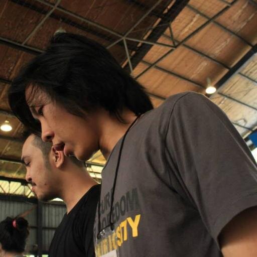 chris_alx_'s profile picture. If everyone known well, then there is no person that is able to bring something new to everybody