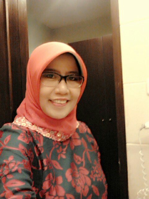 A Biology Teacher of SMPN 75 Jakarta Barat. More about me: http://t.co/GWO5xtkUW2.