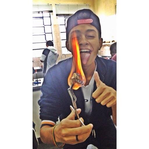 Tipo Don Juan Cafajeste !  people only die when they are forgotten ! Instagram: uimaster_