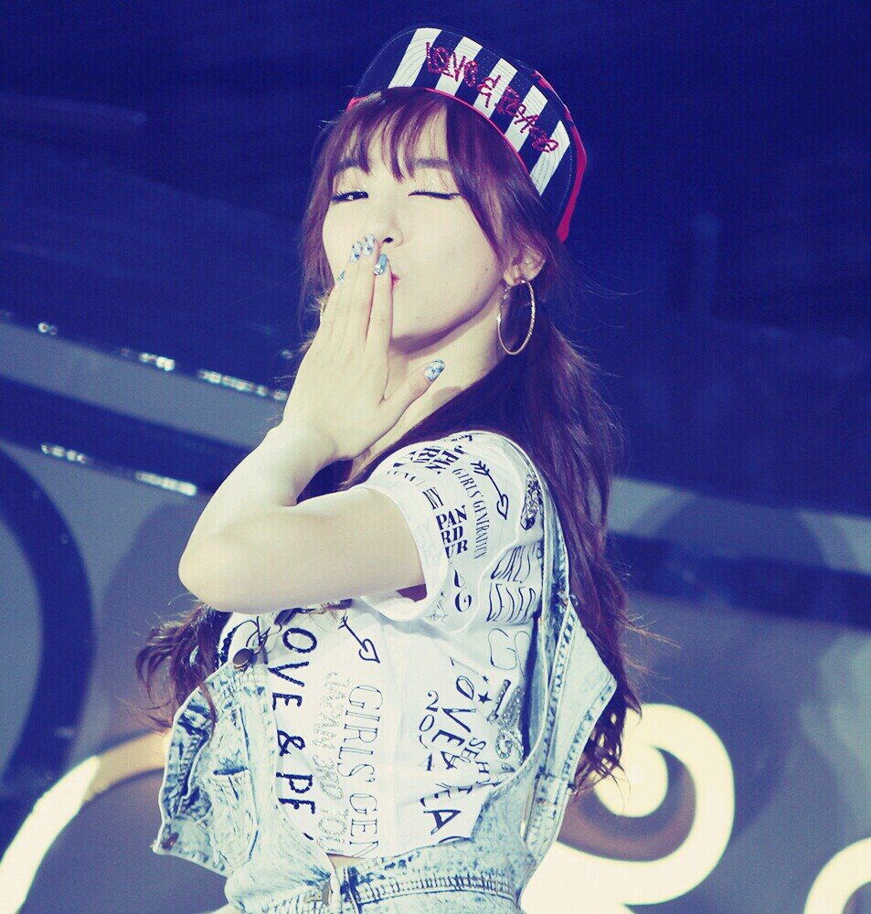 FoxTiff89's profile picture. [V]@WestonHighRPEnt •티판 황—ⓒ1989 SMOFC AKINGDOMRP