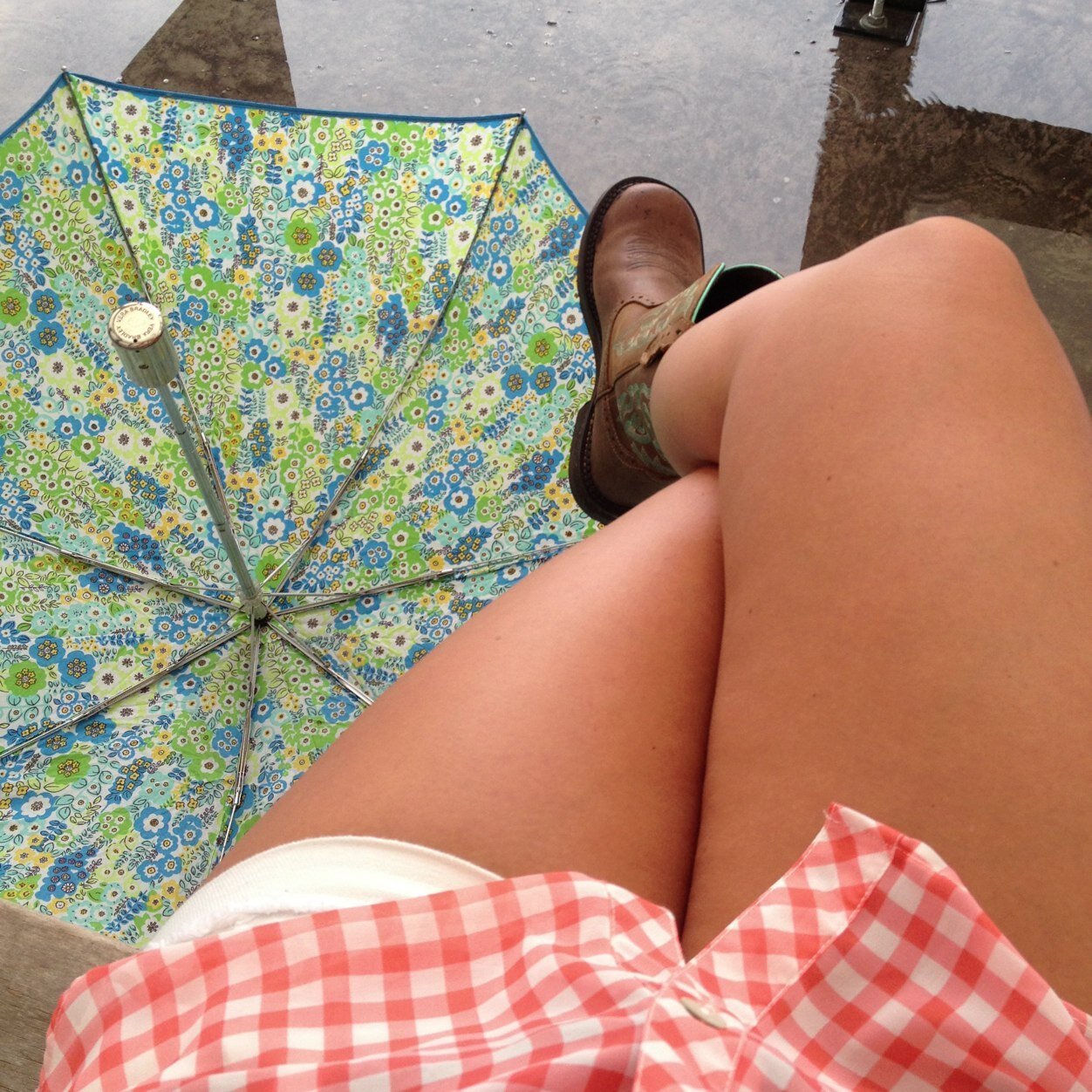 smalltownTNbabe's profile picture. knee deep in the water somewhere..