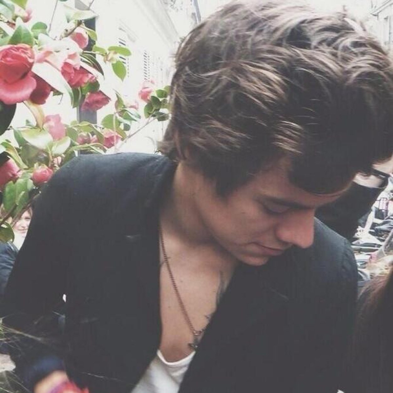 Hello there lovely, could you please follow @visualou? Thanks stay rad x