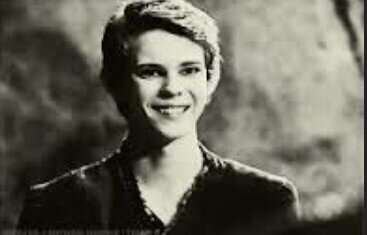 I am Peter Pan, ruler of the lost boys and lost girls. Pan Never Fails. #JourneyToNeverland #18+ RP Neverland Storybrooke, Maine