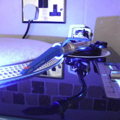 I love Electro music , Follow me please and retweet #Deejayworx #myclubbingstore